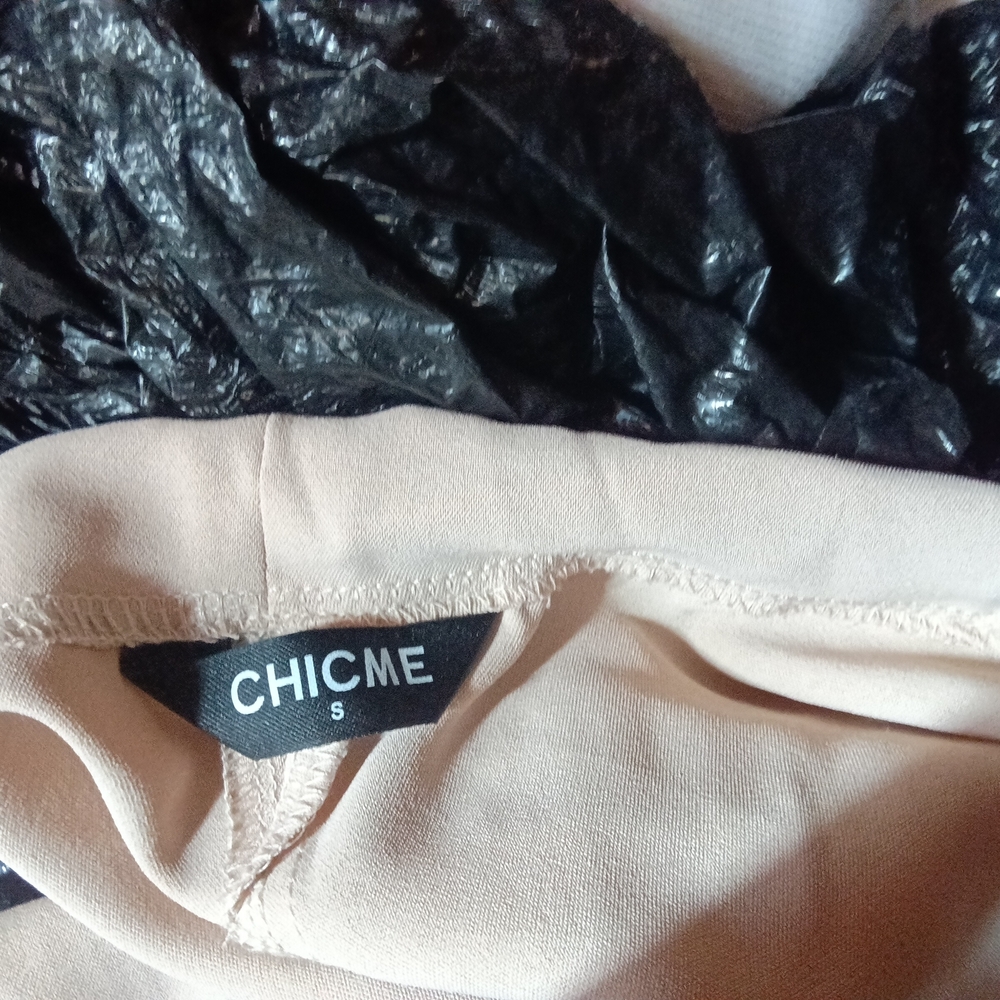 Chic Cream Apparel - Picture 2 of 2
